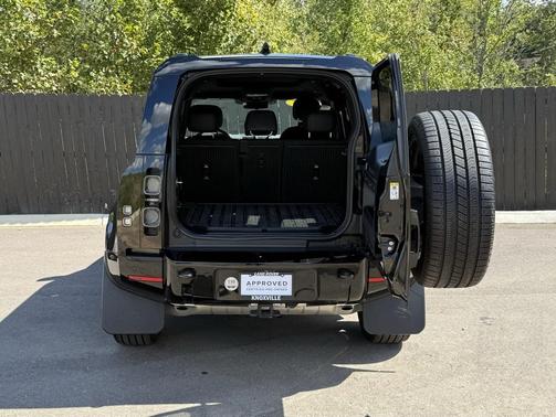 2025 Land Rover Defender 110 P400 X