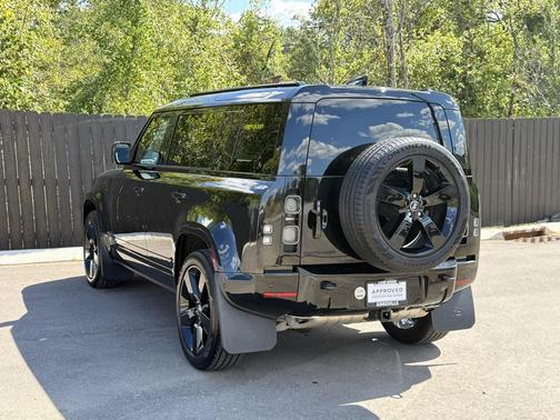 2025 Land Rover Defender 110 P400 X