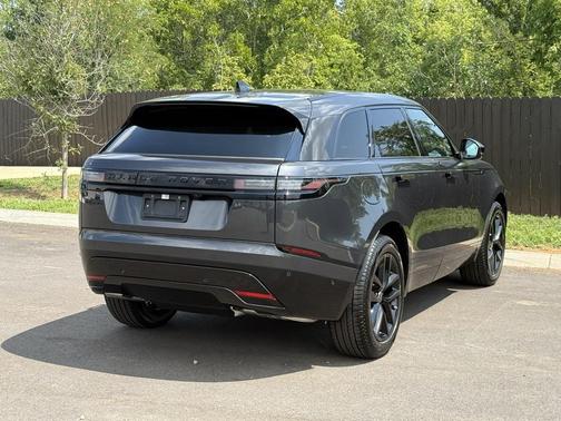 2026 Land Rover Range Rover Velar P250 SE R-Dynamic