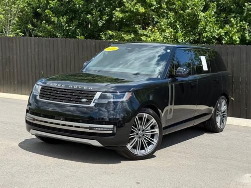 Santorini Black Metallic 2025 Land Rover Range Rover SE