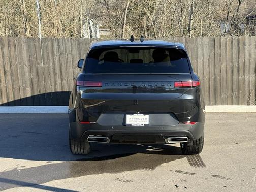 2025 Land Rover Range Rover Sport SE