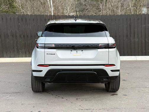 2026 Land Rover Range Rover Evoque Dynamic SE