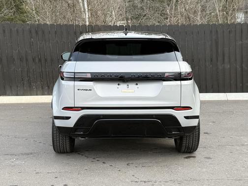 2026 Land Rover Range Rover Evoque Dynamic SE