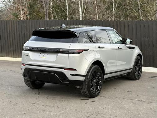 2026 Land Rover Range Rover Evoque Dynamic SE