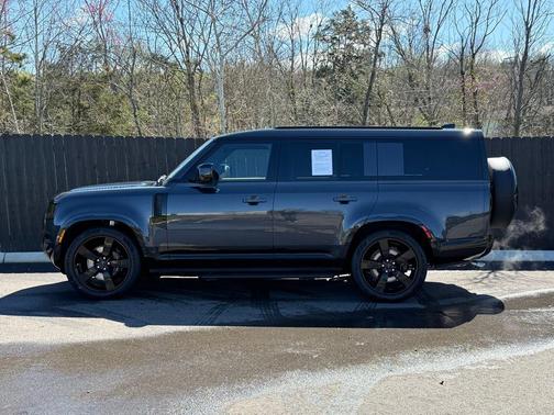 2026 Land Rover Defender V8