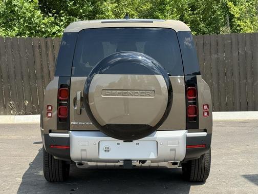 2025 Land Rover Defender 130 P300 S