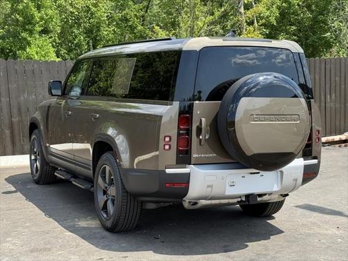 2025 Land Rover Defender 130 P300 S