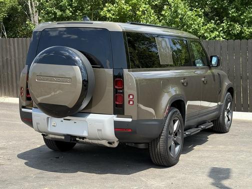 2025 Land Rover Defender 130 P300 S