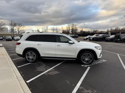 2024 Mercedes-Benz GLS 450 4MATIC