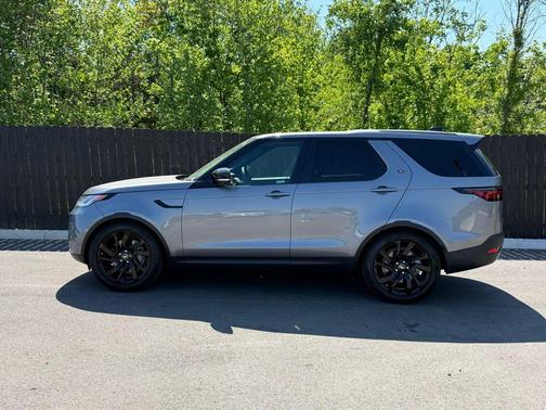 Carpathian Grey Prem Met 2025 Land Rover Discovery P300 S