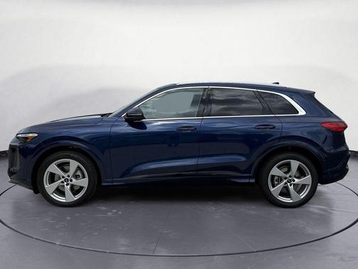 Navarra Blue Metallic 2025 Audi Q5 Prestige TFSI quattro S tronic