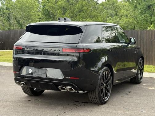 2025 Land Rover Range Rover Sport SE