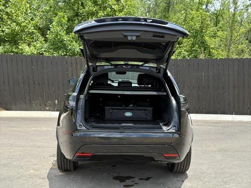 2026 Land Rover Range Rover Velar P250 SE R-Dynamic
