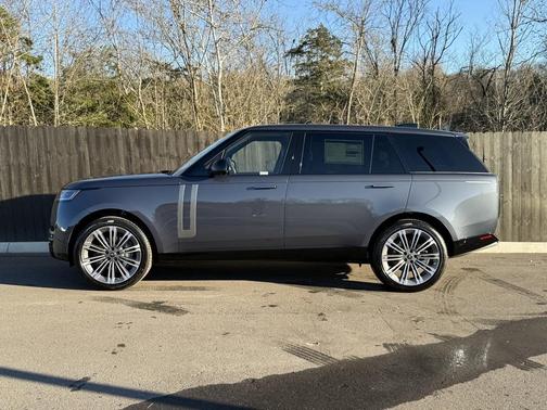 2025 Land Rover Range Rover P400 SE 7 Seat