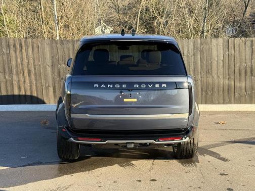 2025 Land Rover Range Rover P400 SE 7 Seat