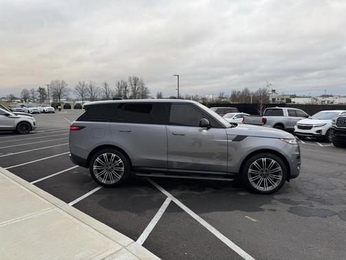 2023 Land Rover Range Rover Sport SE