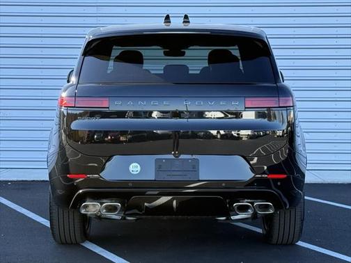 2025 Land Rover Range Rover Sport SE