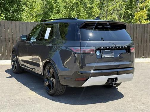 2024 Land Rover Discovery P360 Metropolitan Edition