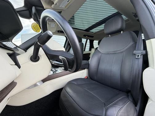 2023 Land Rover Range Rover P530 SE