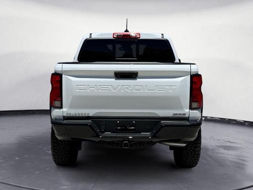 Summit White 2024 Chevrolet Colorado ZR2