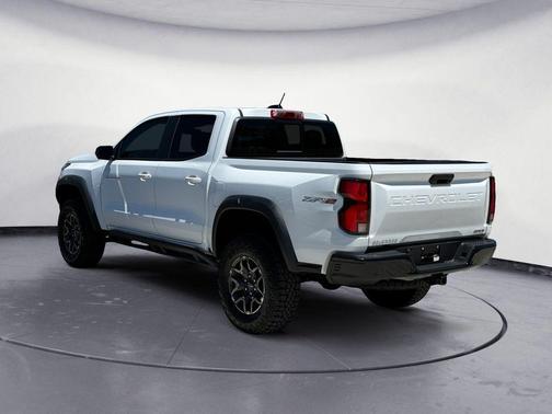 Summit White 2024 Chevrolet Colorado ZR2