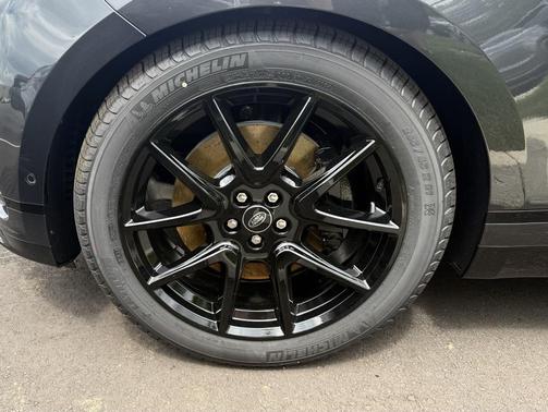 2026 Land Rover Range Rover Velar P250 SE R-Dynamic