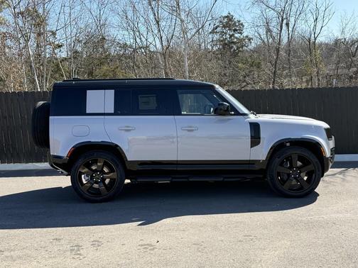 2026 Land Rover Defender P400 X-Dynamic SE