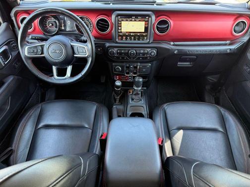 Black Clearcoat 2022 Jeep Wrangler Unlimited Rubicon