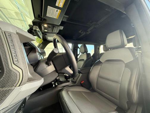 Green Metallic 2024 Ford Bronco Everglades