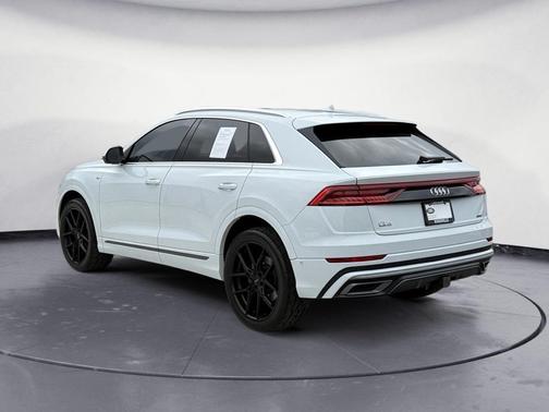 2021 Audi Q8 55 Premium Plus