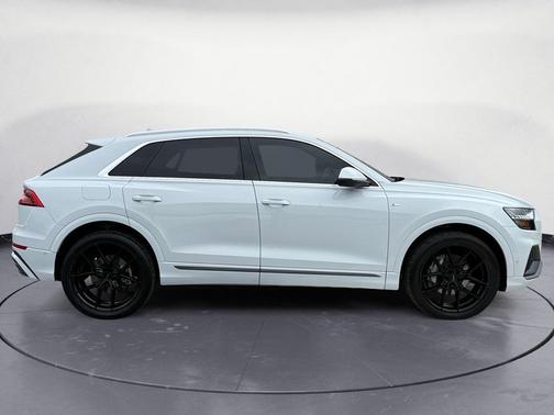 2021 Audi Q8 55 Premium Plus