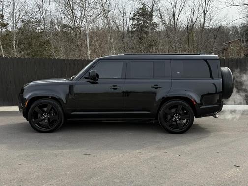 2024 Land Rover Defender V8