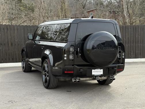 2024 Land Rover Defender V8