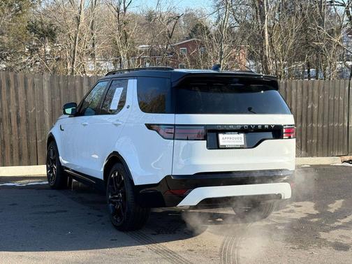 2025 Land Rover Discovery P360 Dynamic SE