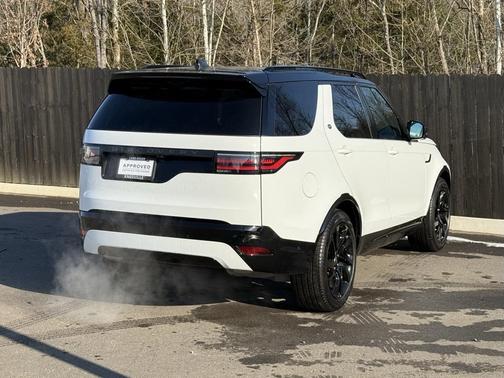 2025 Land Rover Discovery P360 Dynamic SE