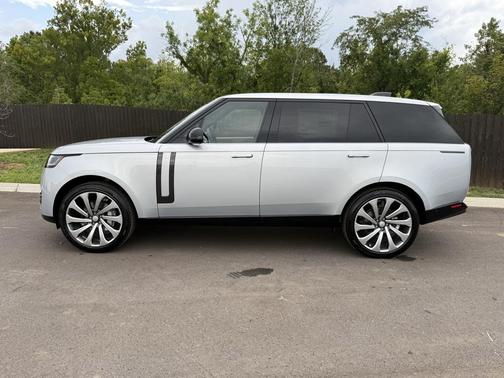 2025 Land Rover Range Rover P400 SE 7 Seat