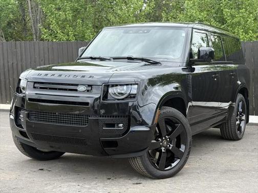 2025 Land Rover Defender 130 P400 X-Dynamic SE