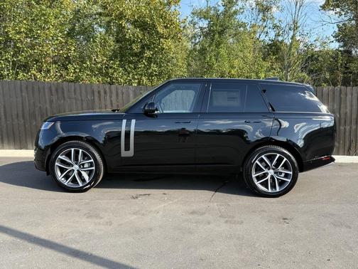 2025 Land Rover Range Rover P400 SE