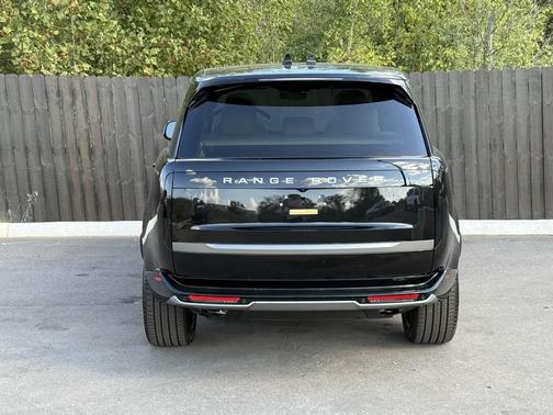 2025 Land Rover Range Rover P400 SE