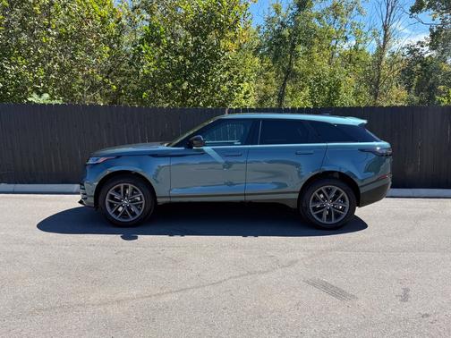 Giola Green Metallic 2026 Land Rover Range Rover Velar Dynamic SE