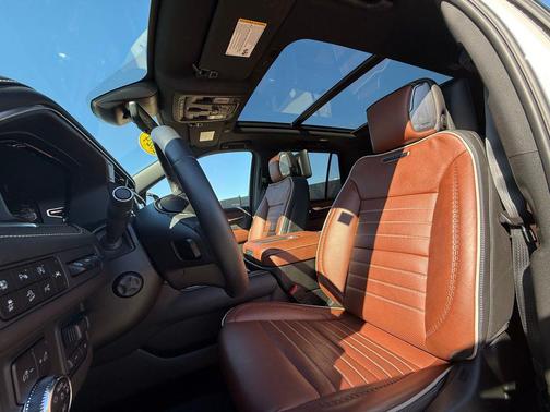 White Frost Tricoat 2024 GMC Yukon Denali Ultimate