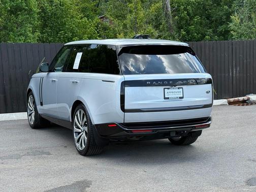 Silver 2023 Land Rover Range Rover P530 SE