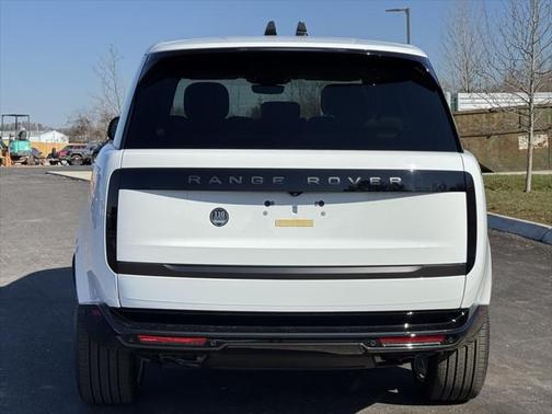 2025 Land Rover Range Rover P530 SE 7 Seat