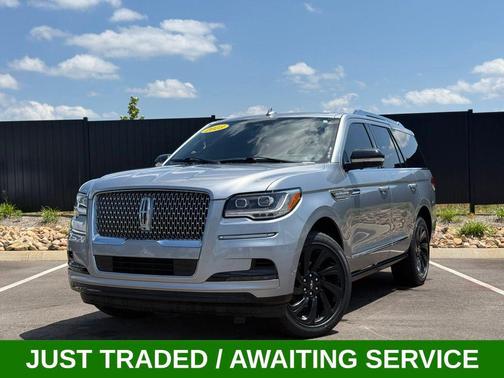 Radiance Metallic 2023 Lincoln Navigator Reserve