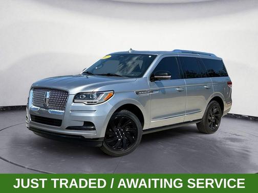 Radiance Metallic 2023 Lincoln Navigator Reserve