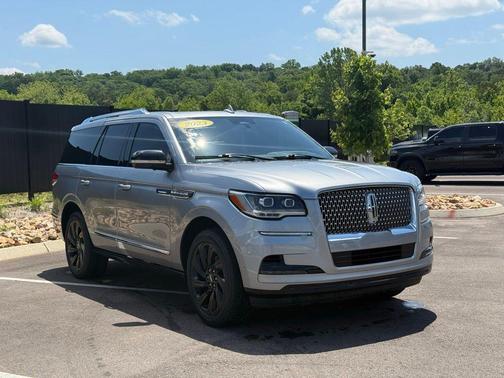 Radiance Metallic 2023 Lincoln Navigator Reserve
