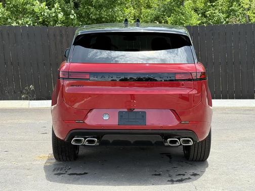 2025 Land Rover Range Rover Sport SE