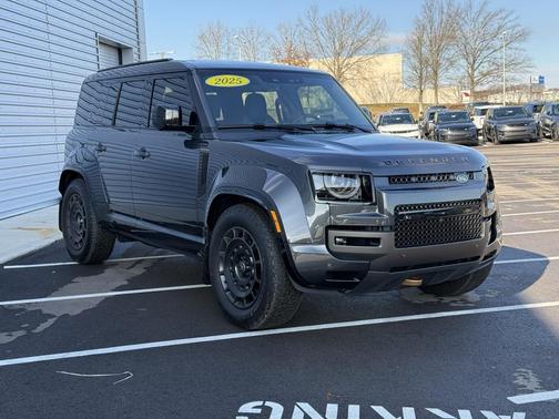 2025 Land Rover Defender V8