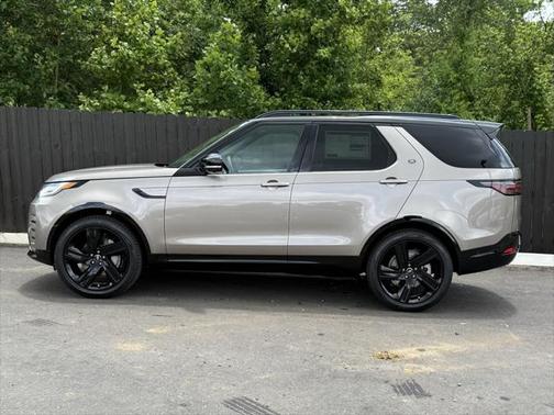 2025 Land Rover Discovery P300 Dynamic SE