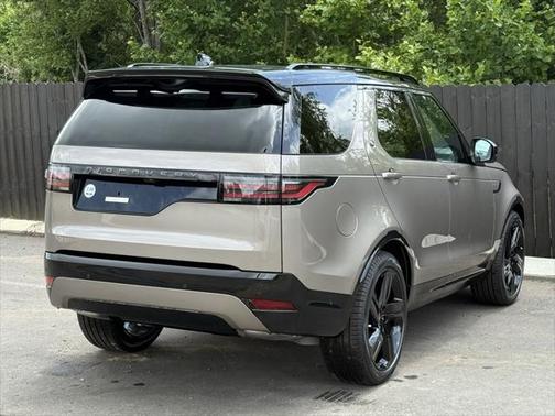 2025 Land Rover Discovery P300 Dynamic SE
